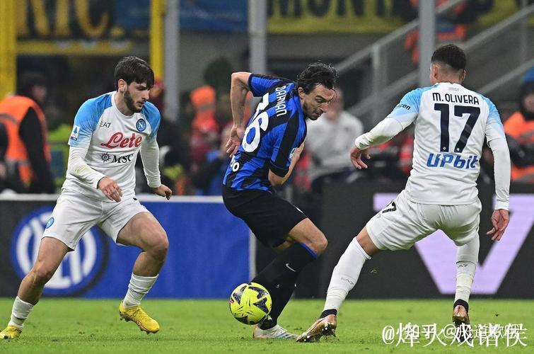 西甲意甲收官竞争激烈 那不勒斯国米争冠白热化 西甲意甲收官竞争激烈 那不勒斯国米争冠白热化