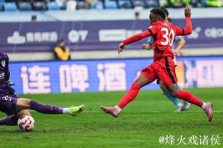 加布里埃尔破门 上海海港赢球收获中超三连冠 加布里埃尔破门 上海海港赢球收获中超三连冠