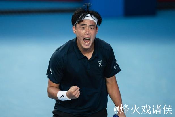 香港赛黄泽林首进巡回赛八强 吴易昺遭卢布列夫逆转 香港赛黄泽林首进巡回赛八强 吴易昺遭卢布列夫逆转